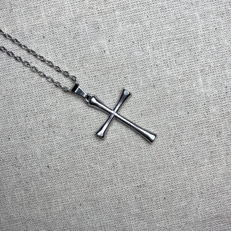flared_cross_chain_pendent