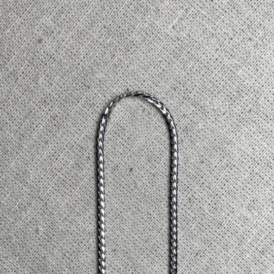 Minimalist Flat Curb Chain